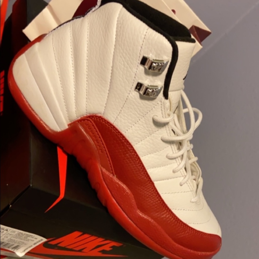 Air Jordan Retro 12 size 6.5 USED NO BOX